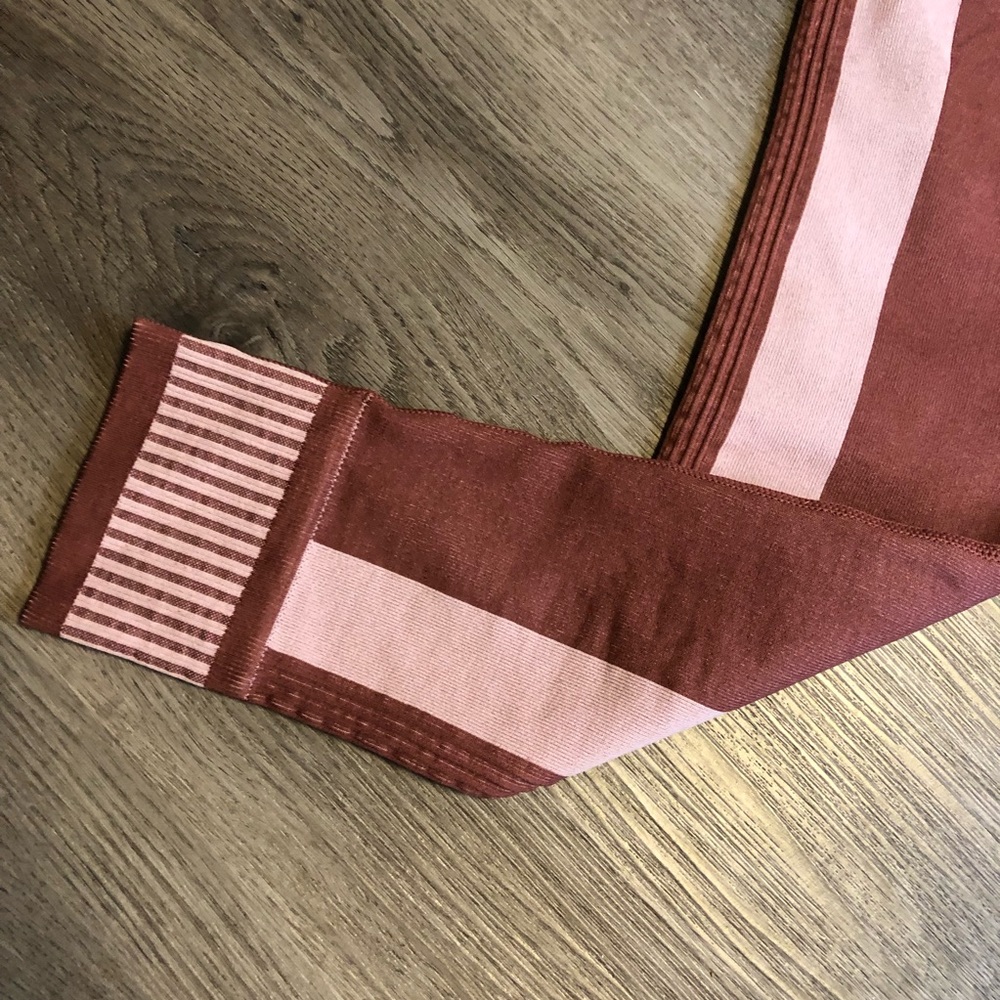 Fabletics High Waisted Seamless Colorblock Leggin… - image 2